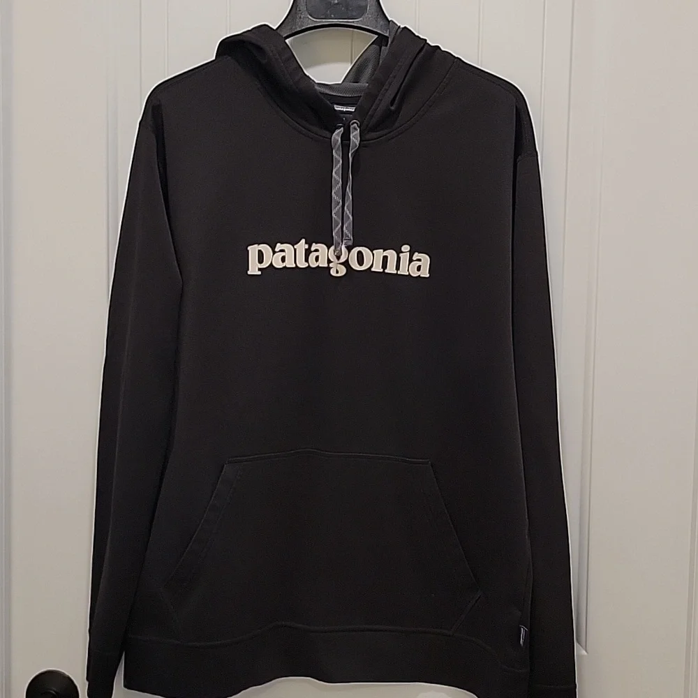 Patagonia Men's Black Hoodie Logo Size XL - Picture 9 of 9